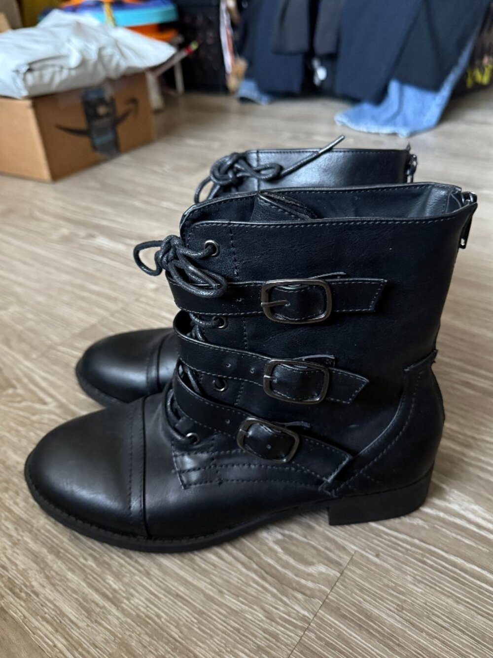 Black Lace-up Comebat Boots
